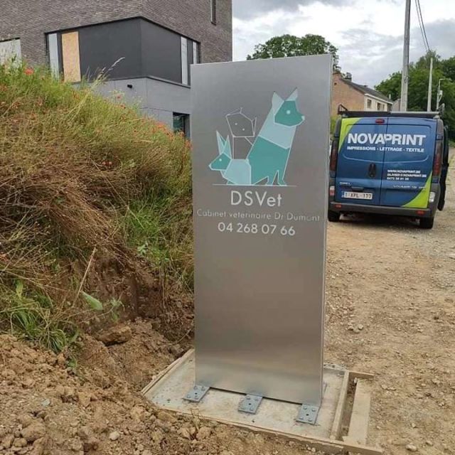 Création, fabrication et placement d'un totem pour vétérinaire 🐾😻

#Novaprint #novaprintbe #miseenpage #impression #totem #toutsupport #creation #realisation #logo #projet #personnalisation #details #site #impressionenligne #design #designgraphic #graphisme